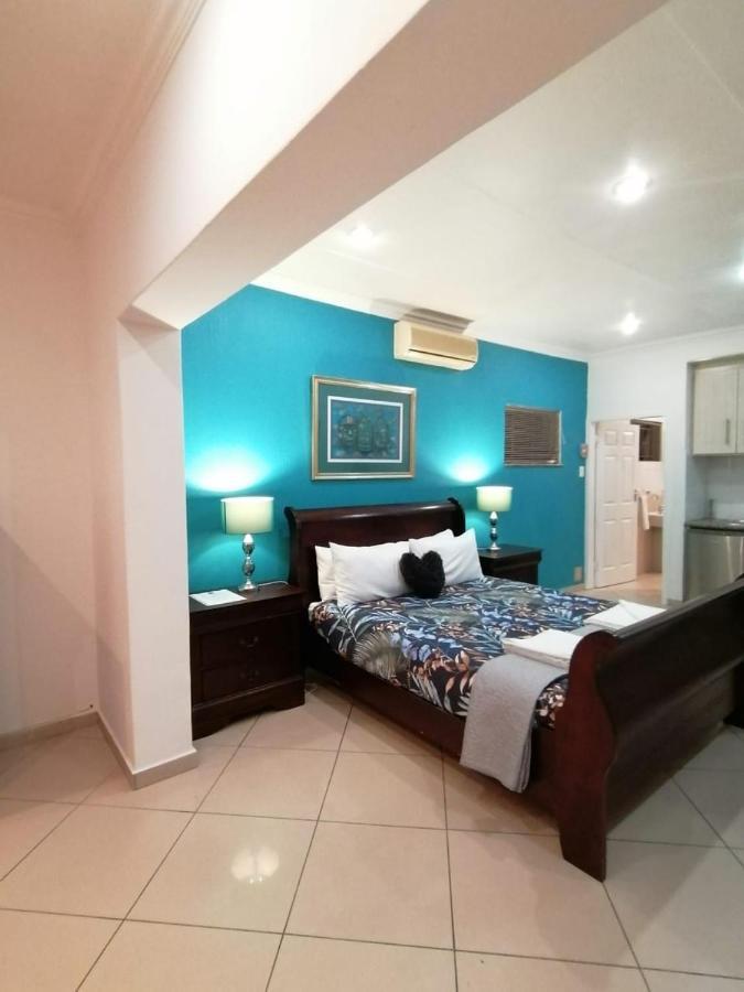 Palm View Guest House Pretoria Bagian luar foto