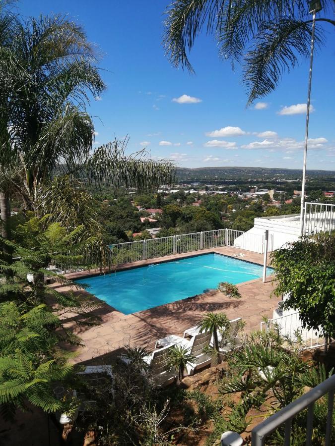 Palm View Guest House Pretoria Bagian luar foto