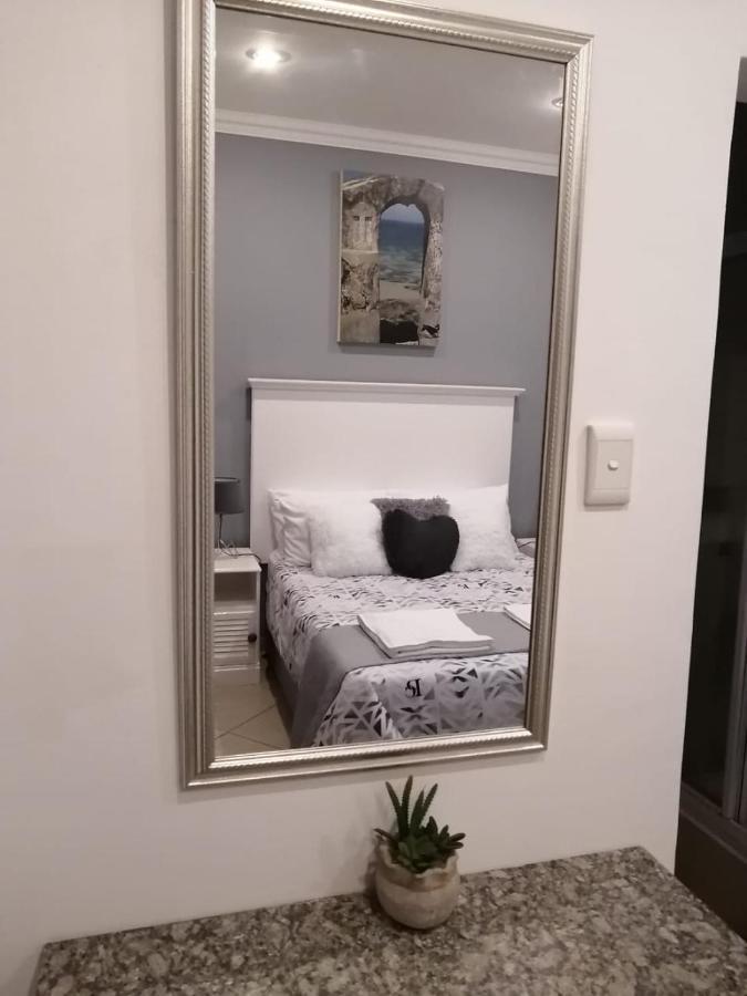 Palm View Guest House Pretoria Bagian luar foto