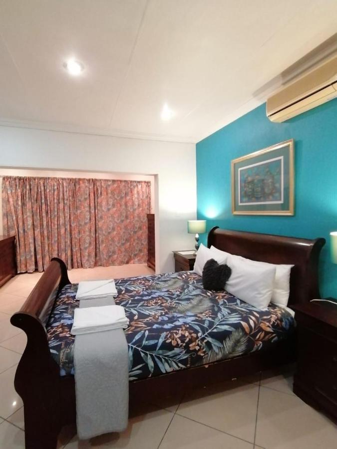 Palm View Guest House Pretoria Bagian luar foto