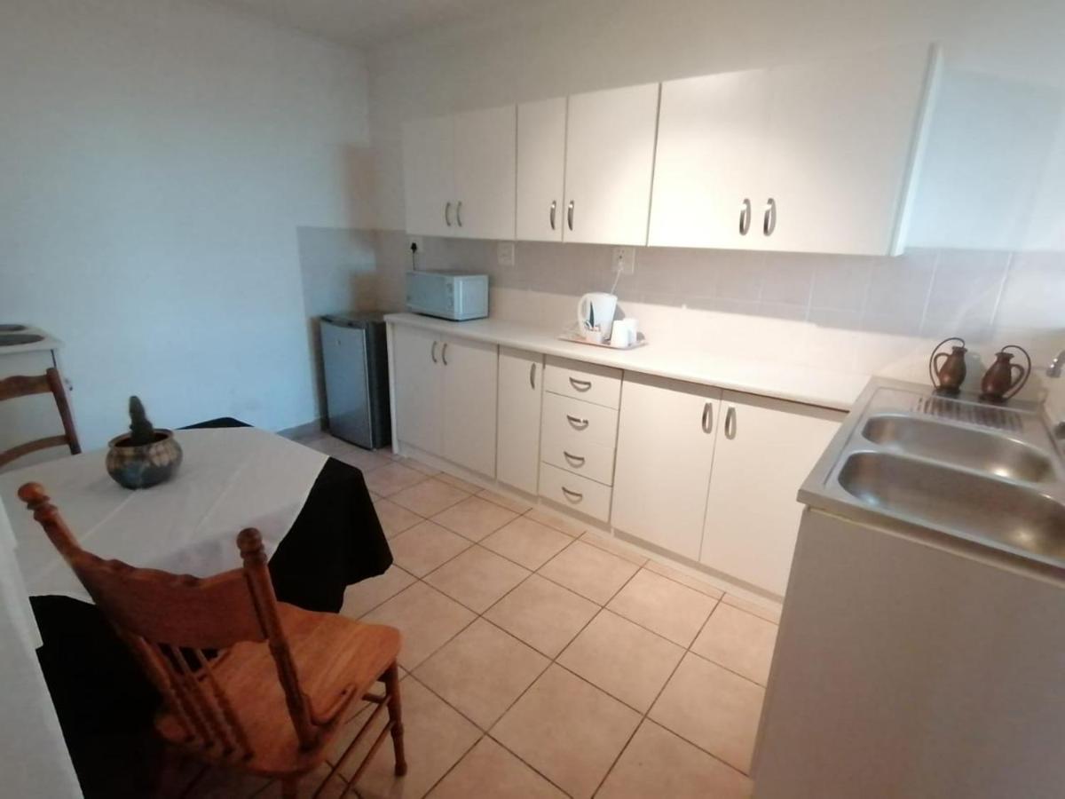 Palm View Guest House Pretoria Bagian luar foto