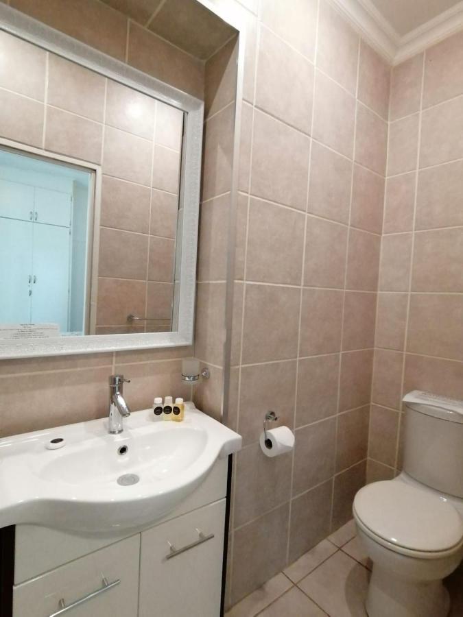 Palm View Guest House Pretoria Bagian luar foto