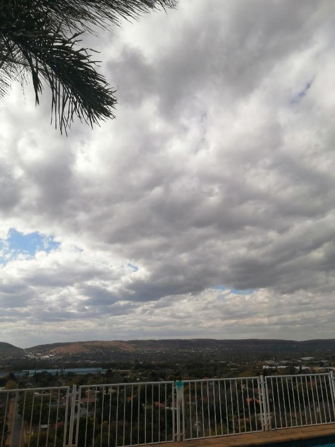 Palm View Guest House Pretoria Bagian luar foto