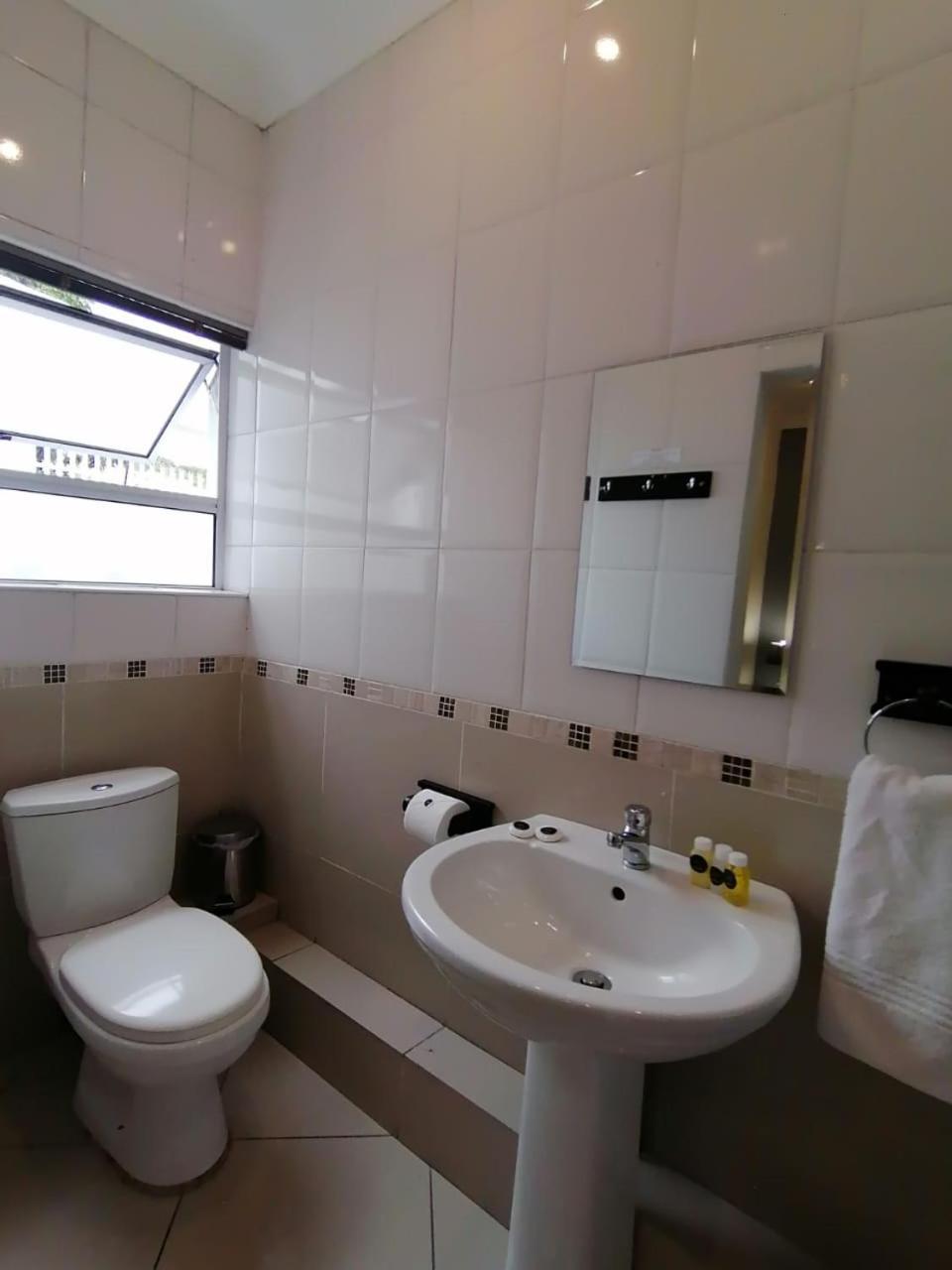Palm View Guest House Pretoria Bagian luar foto